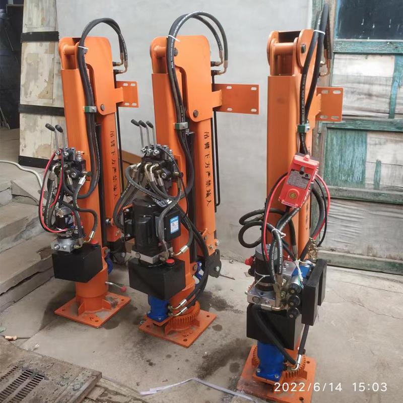 深州市重汽蓝牌随车吊 3.2吨 国六动力强 液压驱动 农用自卸起重机